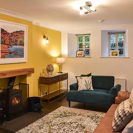 May Cottage * آمبيلسايد